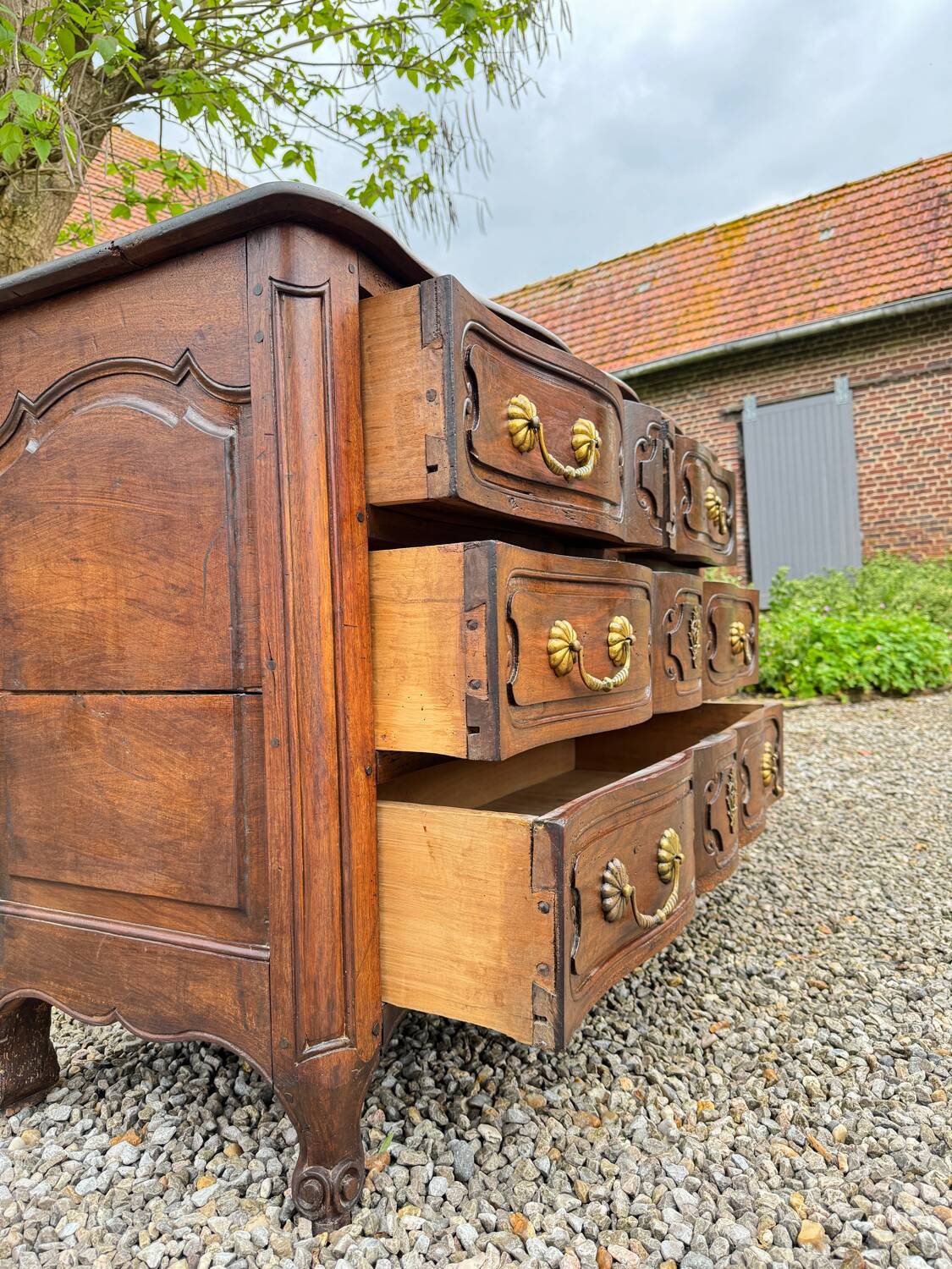 Crossbow Commode In Walnut Louis XV XVIII Eme Century