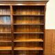 Bibliothèque classique en acajou anglais