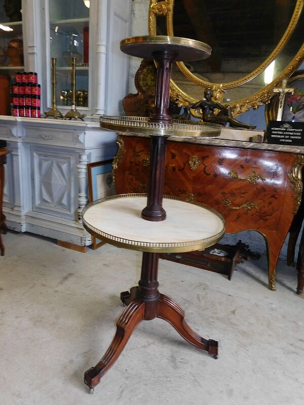 Rotating store floor in mahogany and marble of the nineteenth century