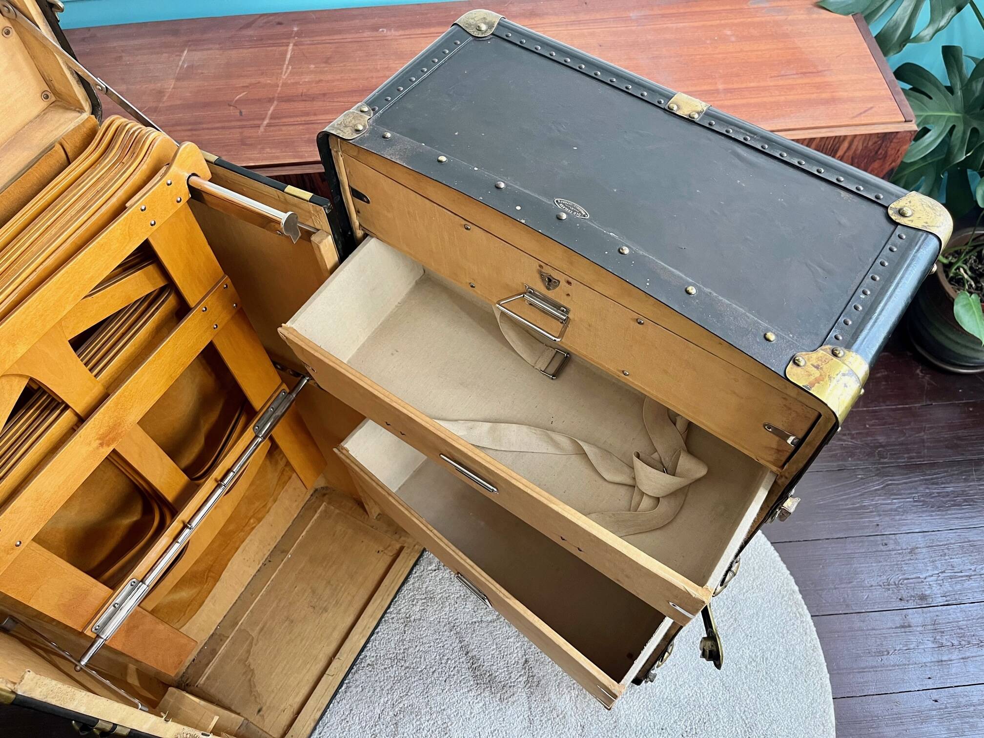 Travel trunk
