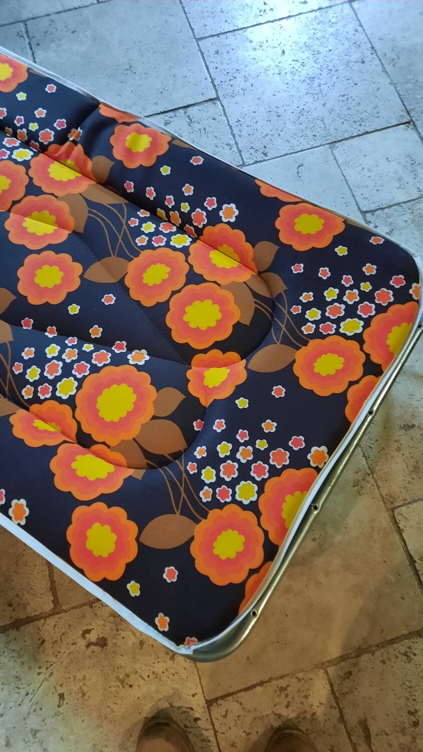 Vintage floral camping folder