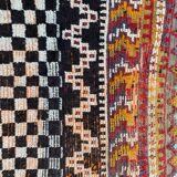 Tapis ancien tribal marocain fait main 124x142 cm