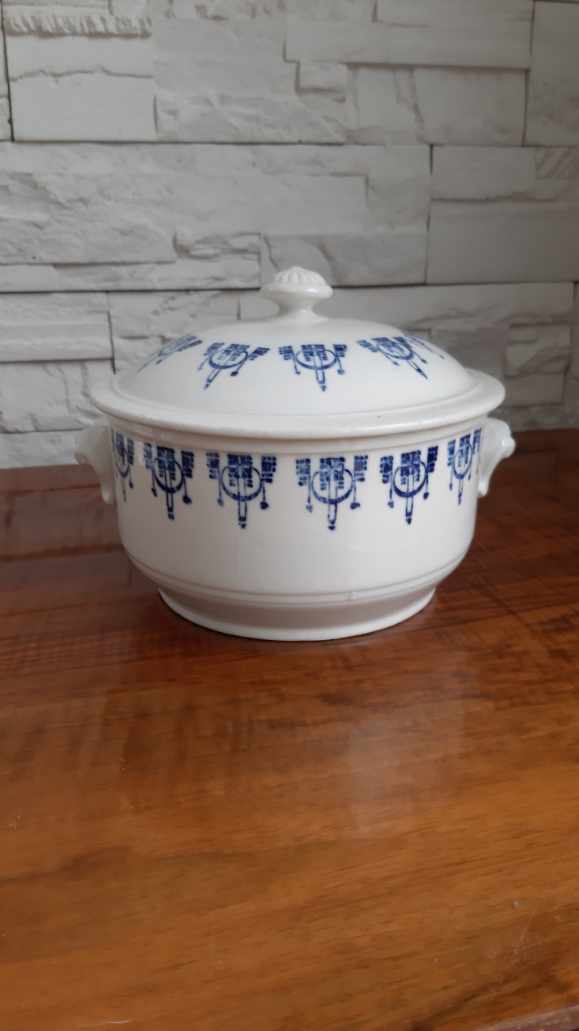 Saint Uze ceramic tureen