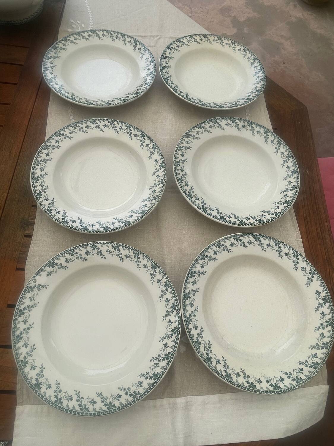 6 opaque porcelain soup plates from Gien, Montigny model
