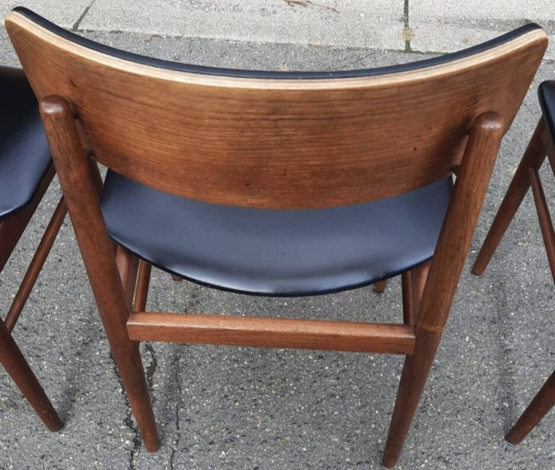 4 Scandinavian chairs in teak and black leatherette by Sven Chrobat Sax