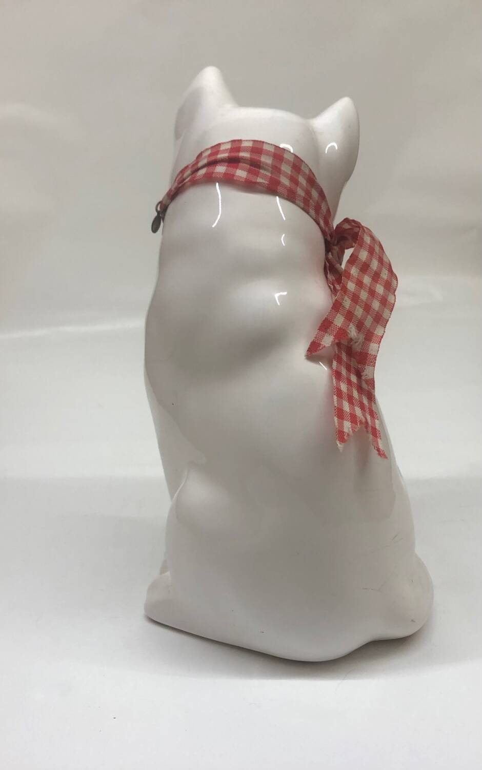 Delft Wit earthenware cat