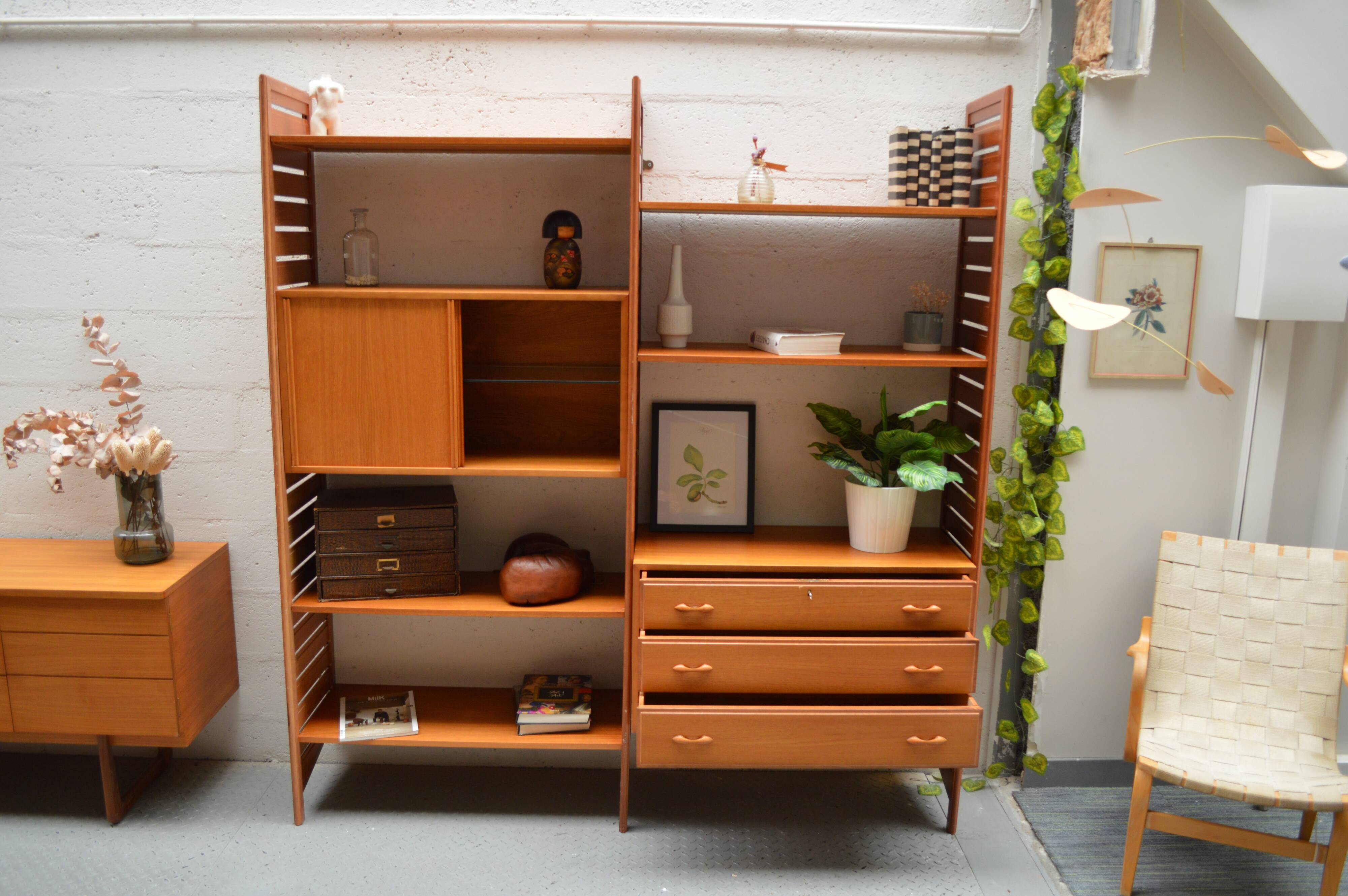 Large modular Ladderax bookshelf 186 cm