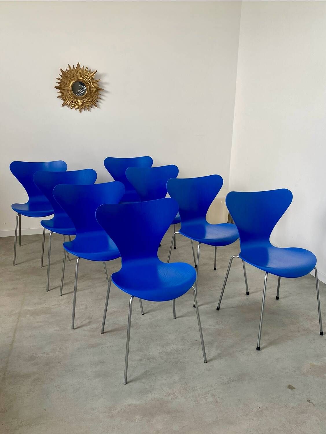 Lot 8 blue chairs series 7 design Arne Jacobsen for Fritz Hansen Denmark vintage