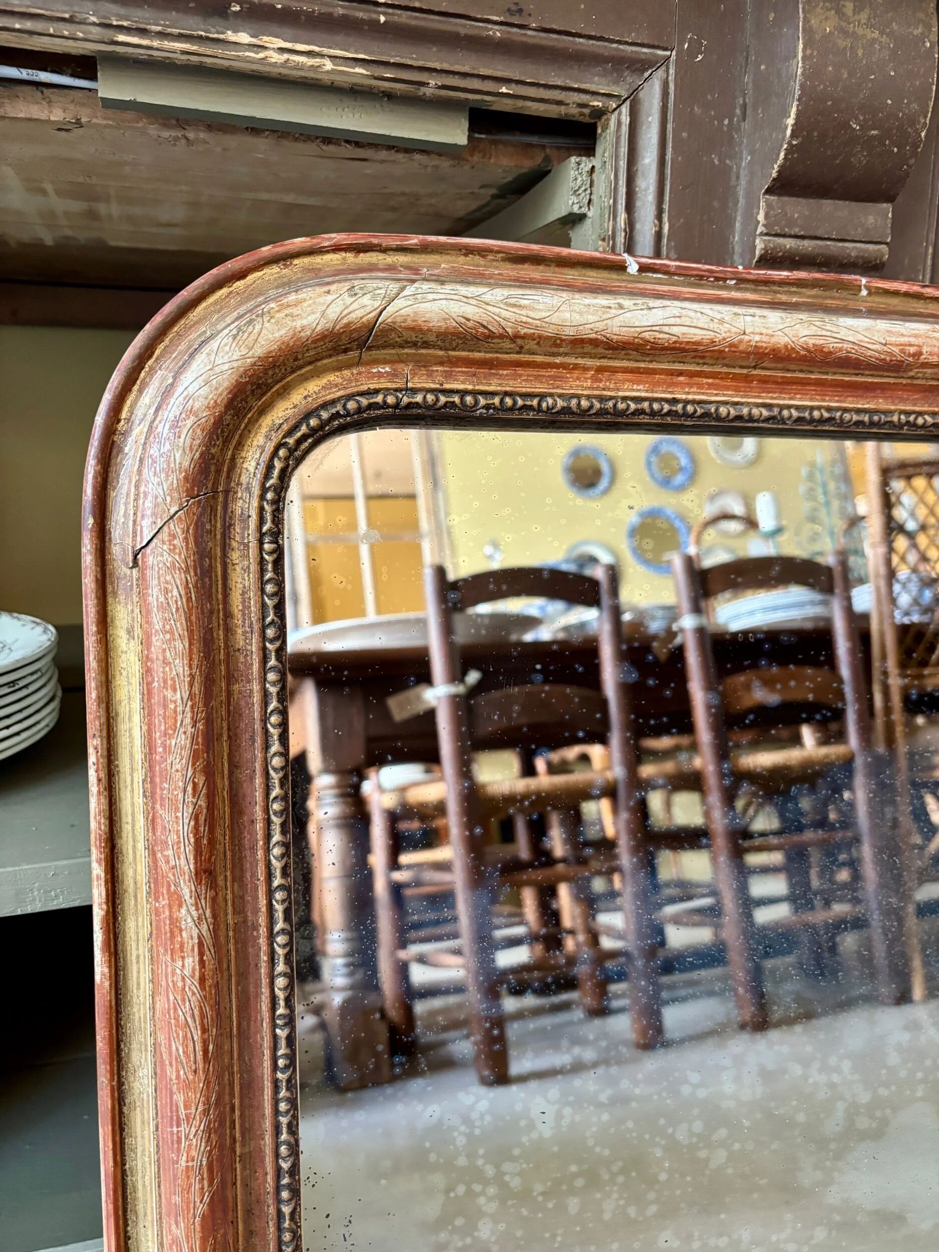 Louis Philippe mirror in gilded stucco ☐ 63.5 x 51 cm