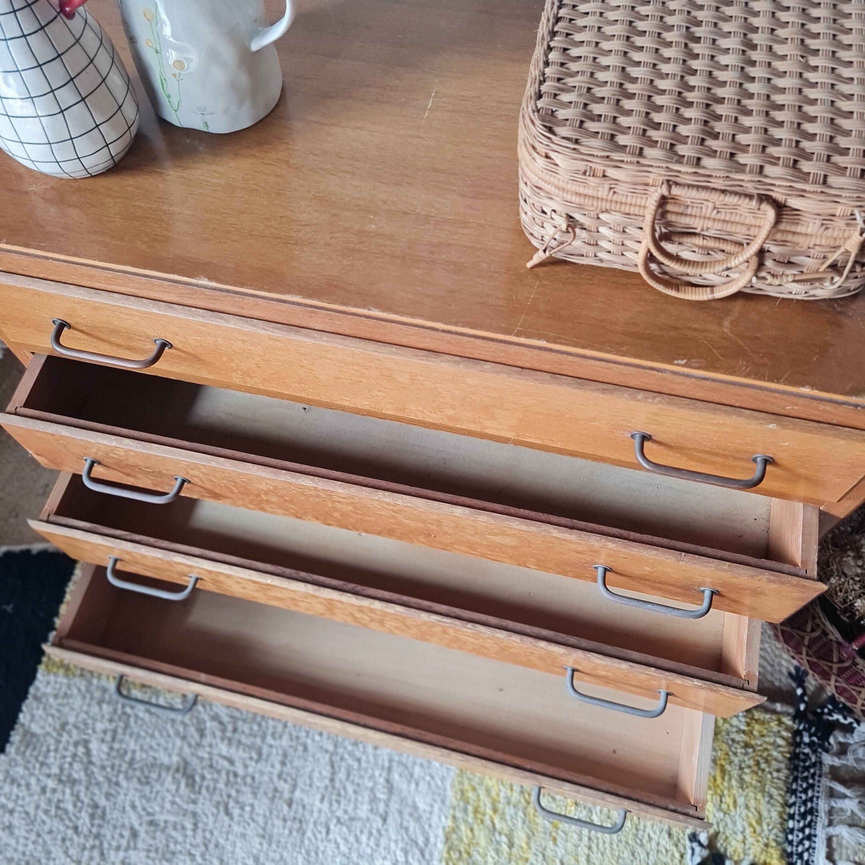 Commode vintage pieds compas