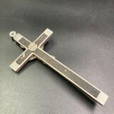 Metal crucifix