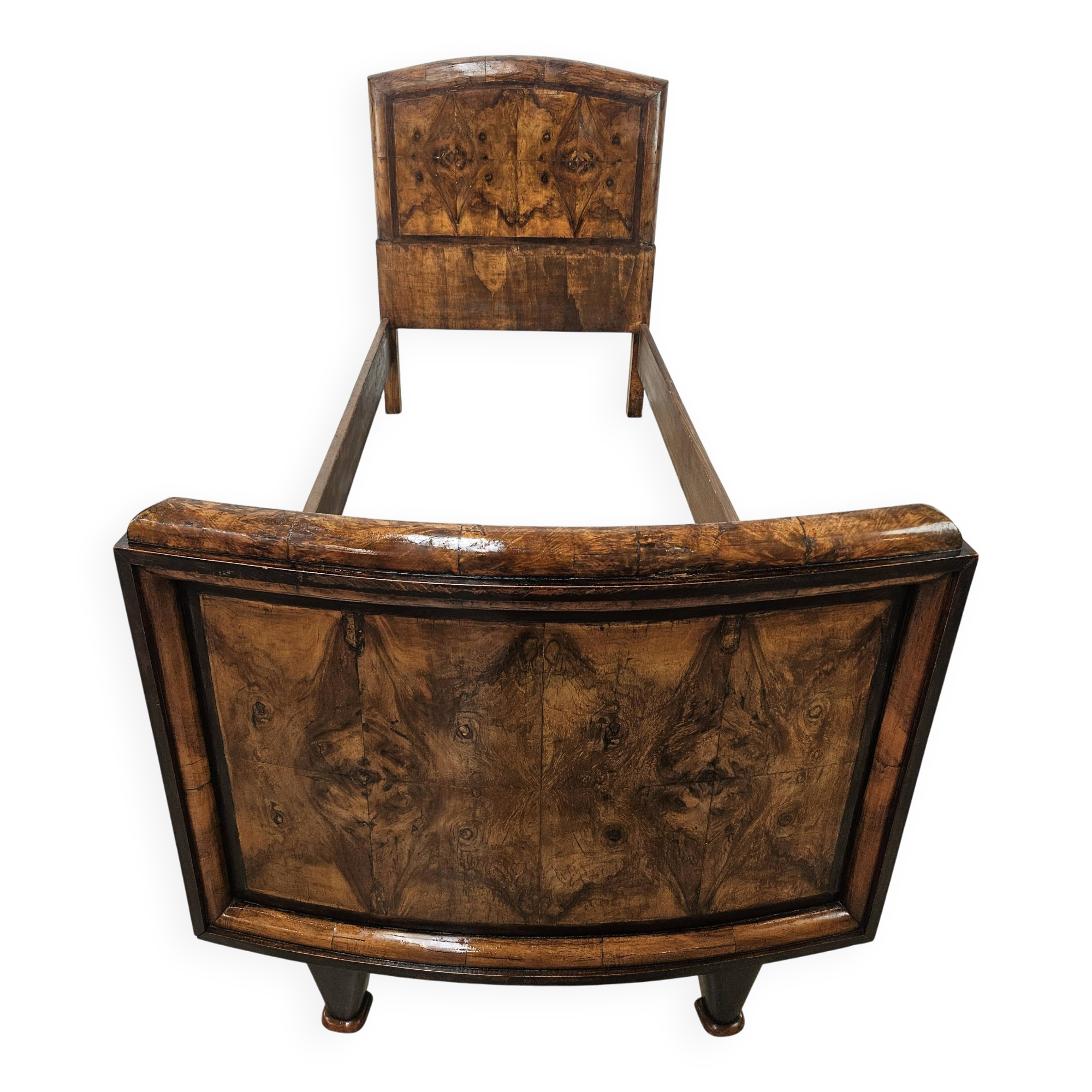 Tuscan Art Decò single bed from the 1940s in briar root