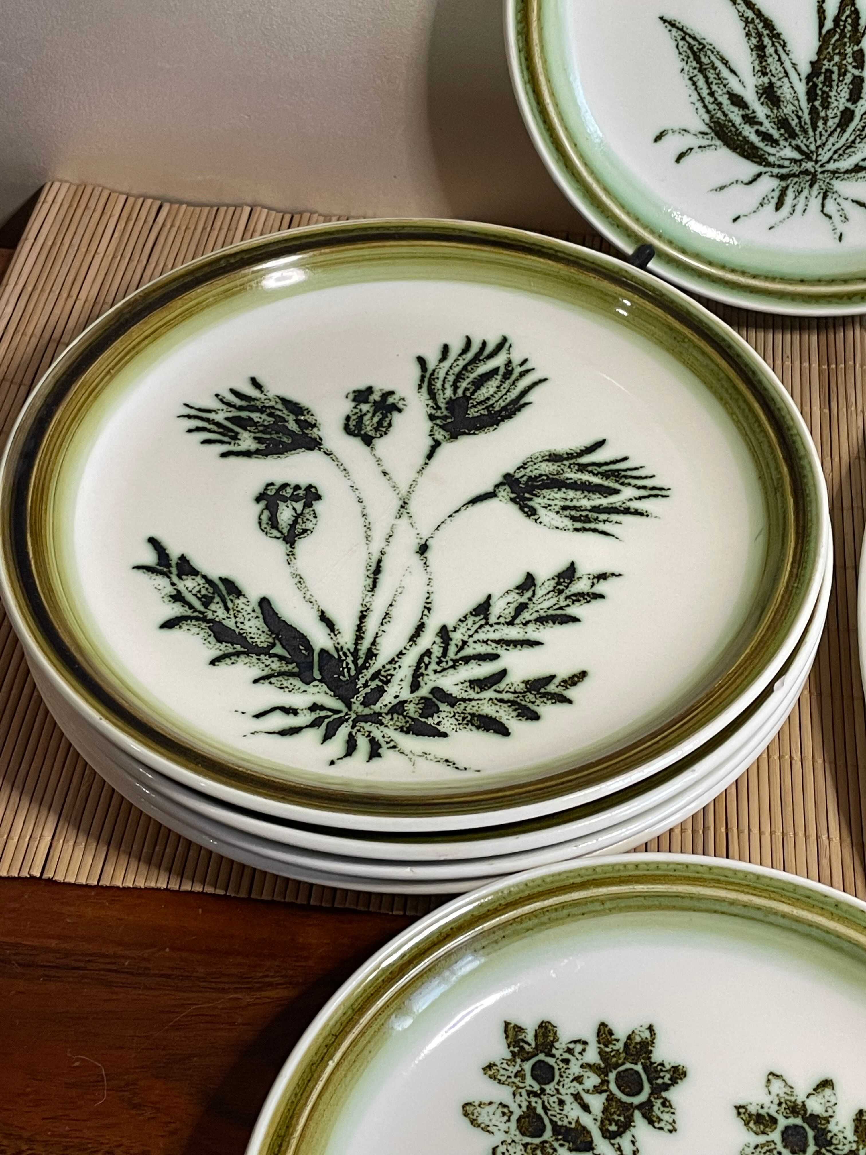 Plates and dish Gien herbarium décor