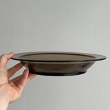 Plat en verre fumé, design moderne.