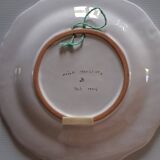 Moustiers scalloped plate in very good condition.