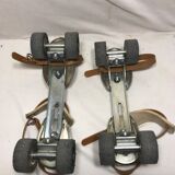 Old pair of roller skates speedy junior sprint adjustable france