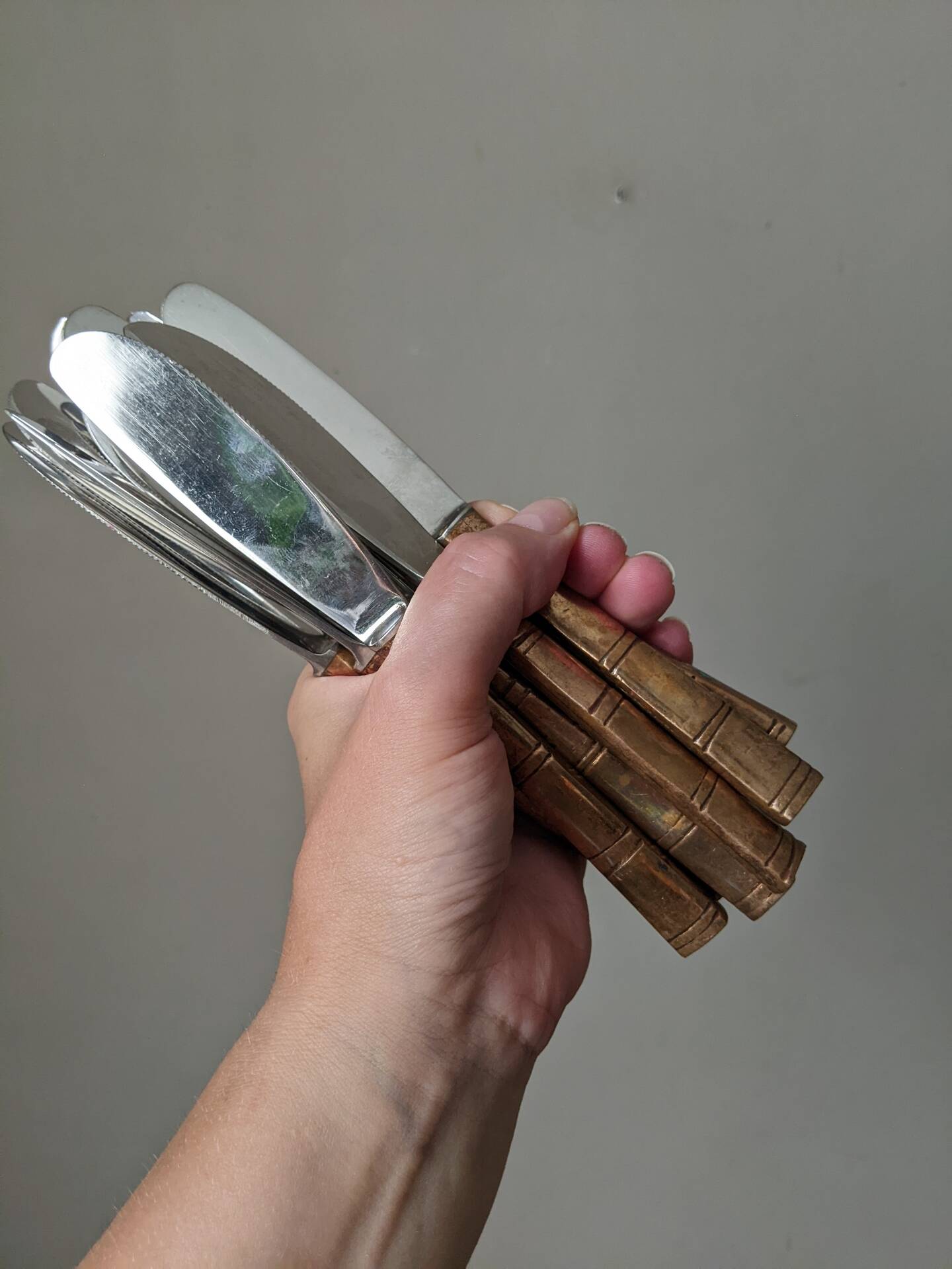 Set of 12 bamboo-style dessert knives in brass.