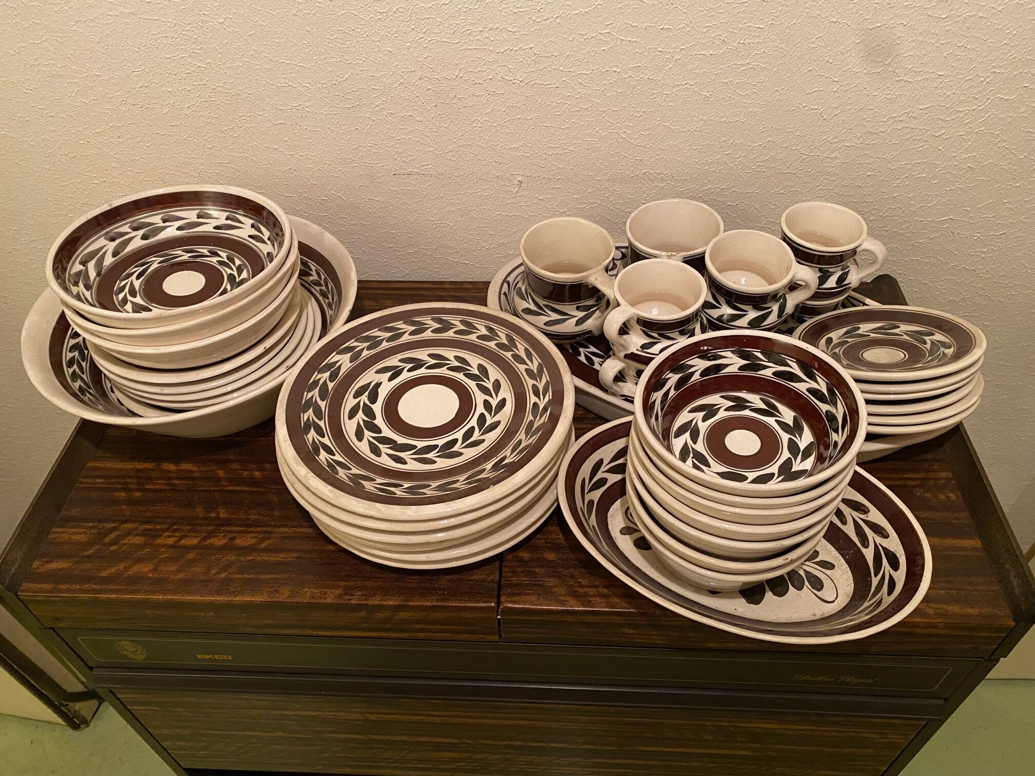 Mediterranean ceramic table service