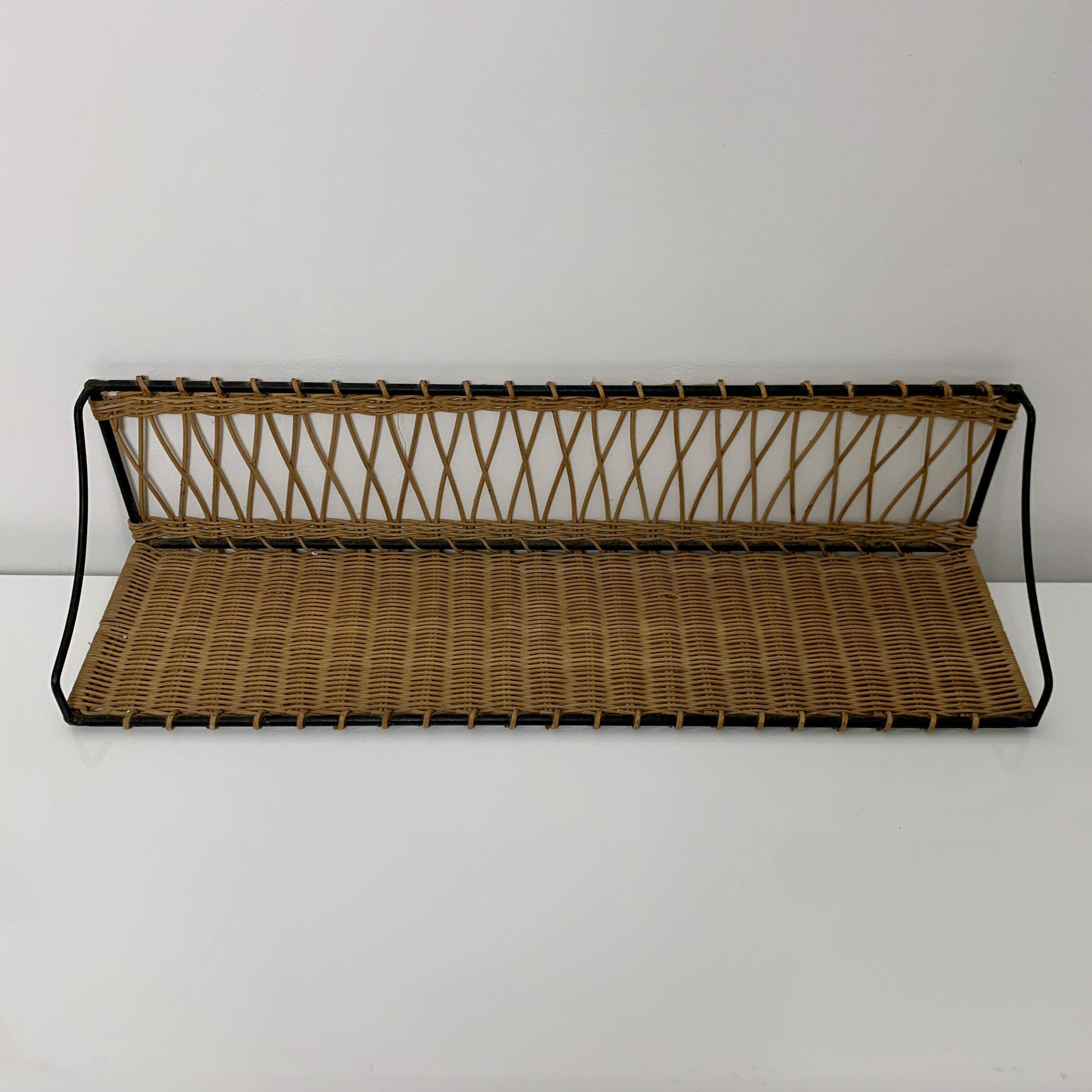 Wall floor in iron and rattan