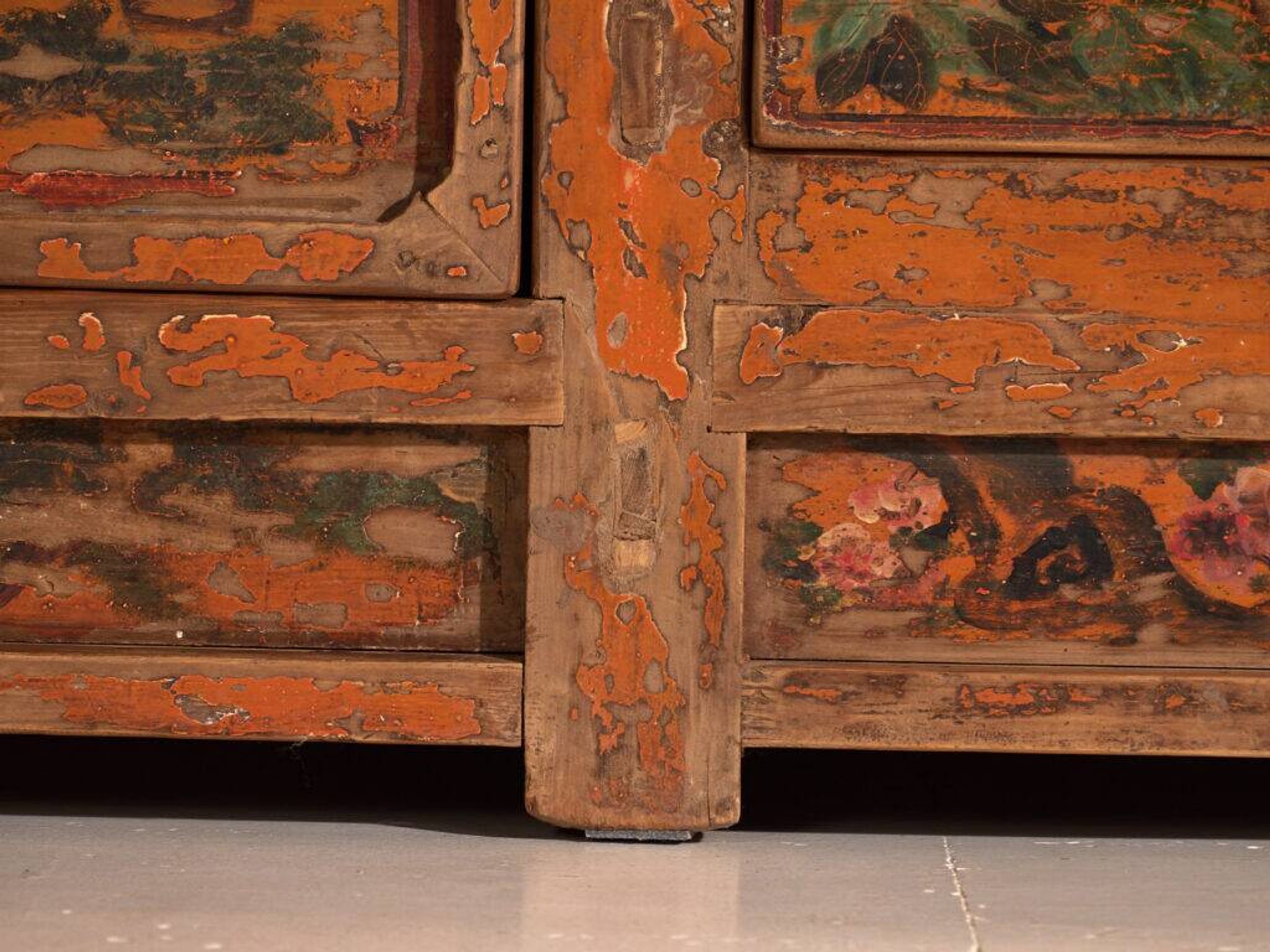 Antique lacquered elm wood buffet – China, circa 1900