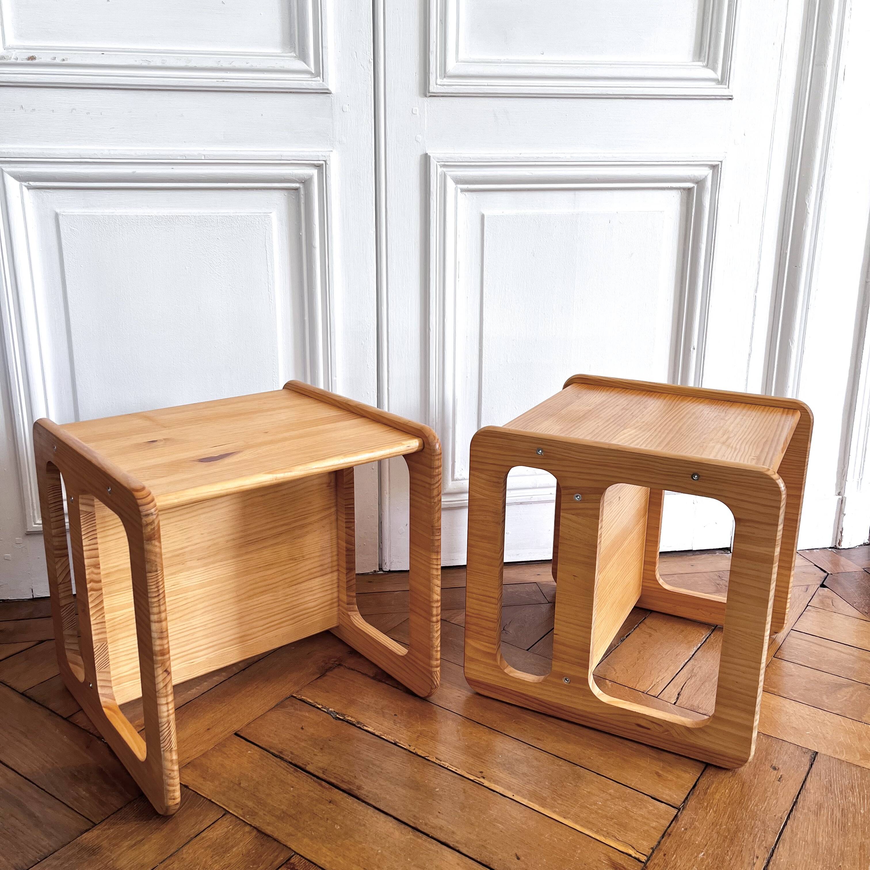 Pair of end tables, coffee tables or bedside tables