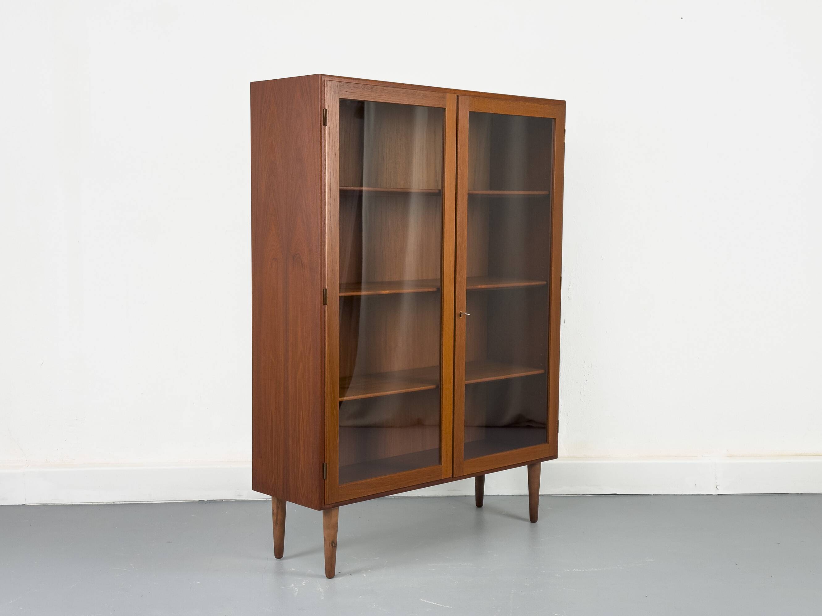Danish Display Case in Teak by Børge Mogensen for Søborg Møbelfabrik, 1960s
