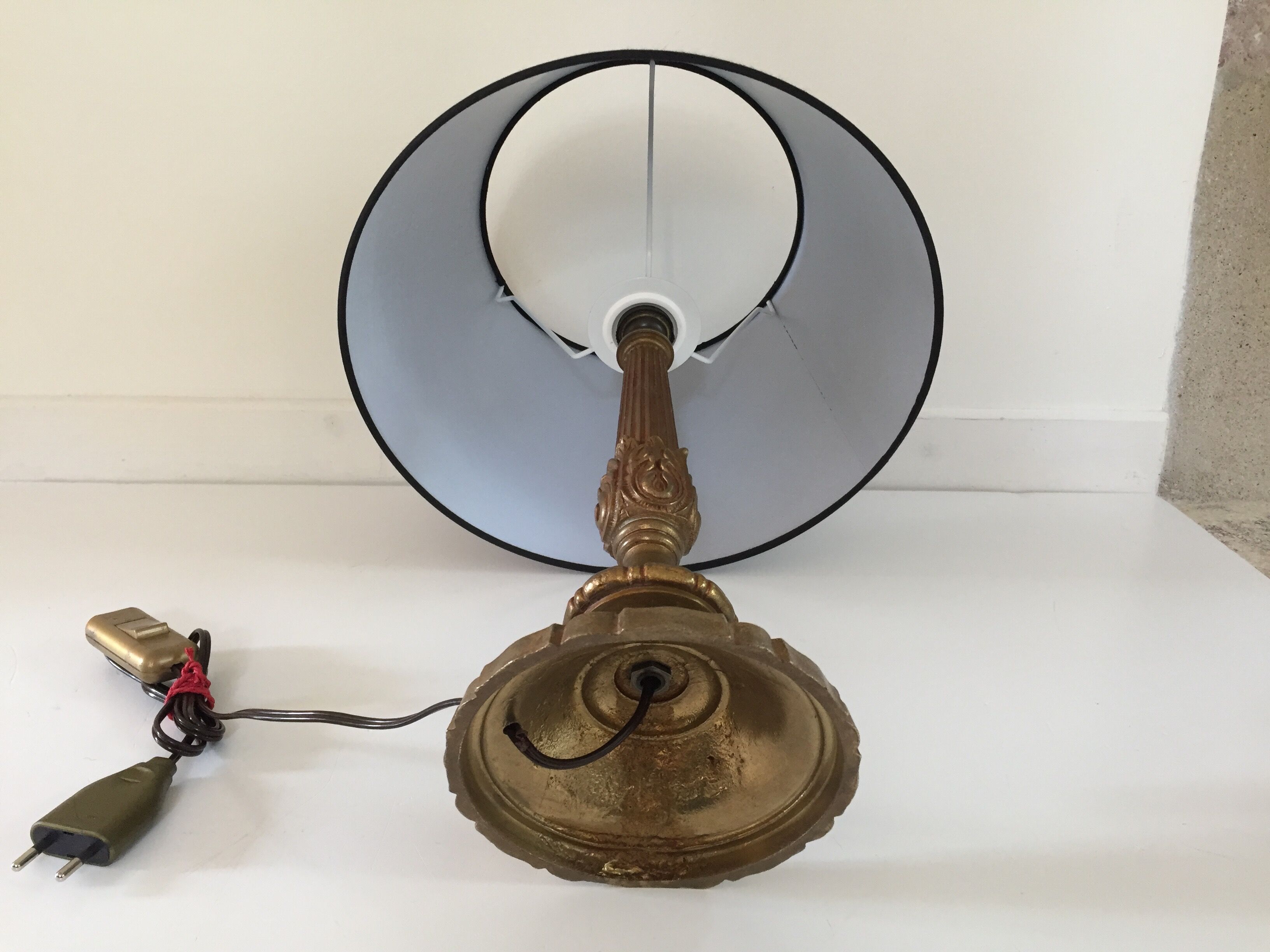 Lamp in brass