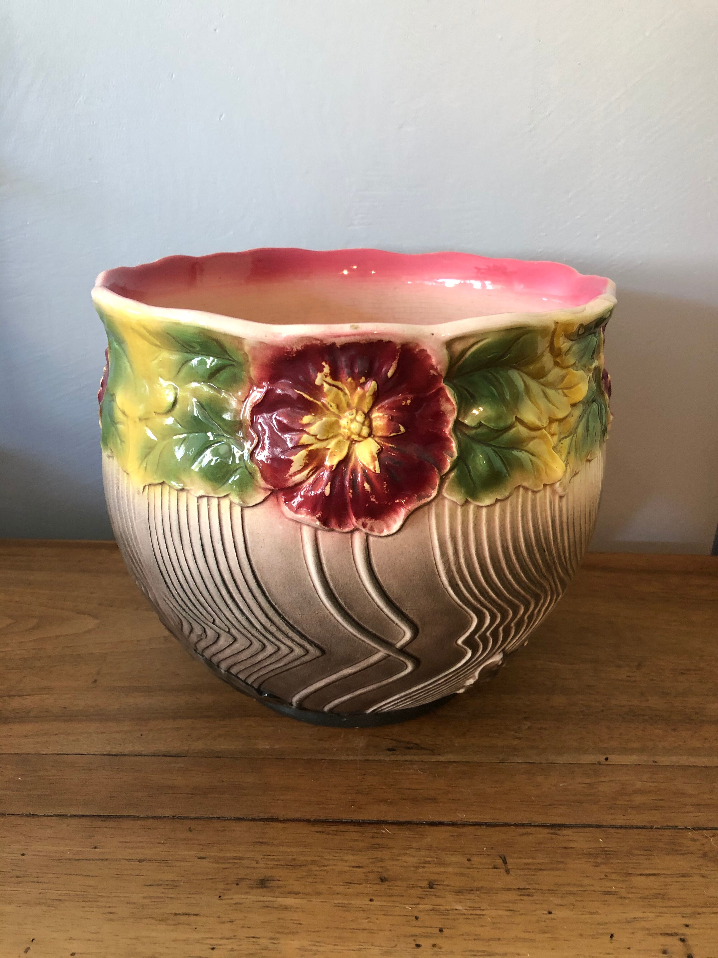 Pot cover in St. Amand dabbling