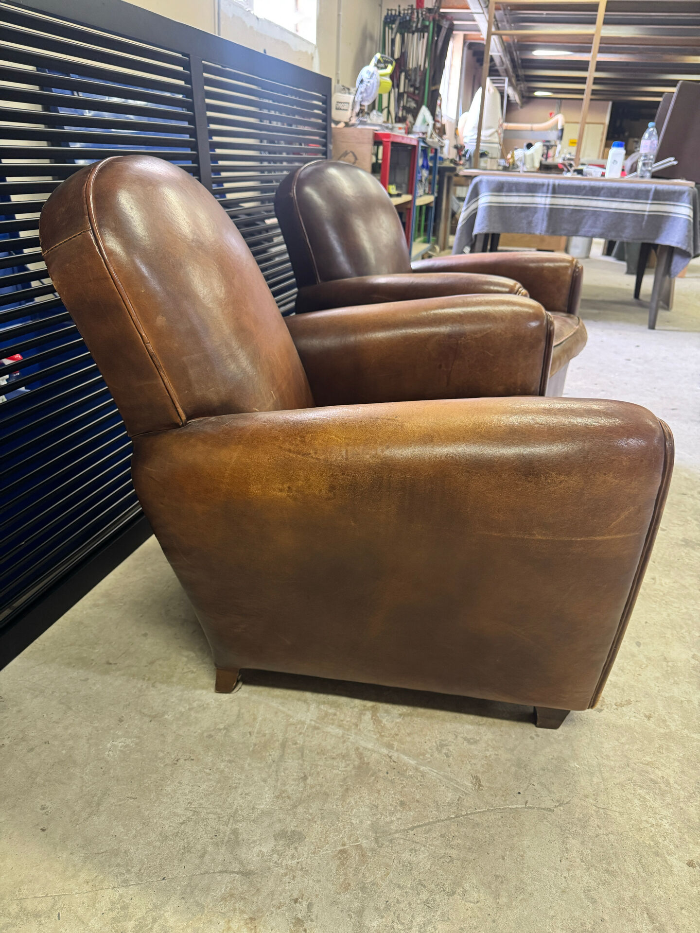 Paires de fauteuils club véritables