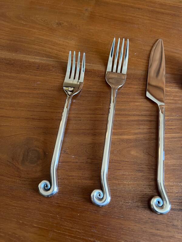 5 stainless steel cutlery sets with spiral handles