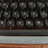 Olivetti lettera 32 typewriter