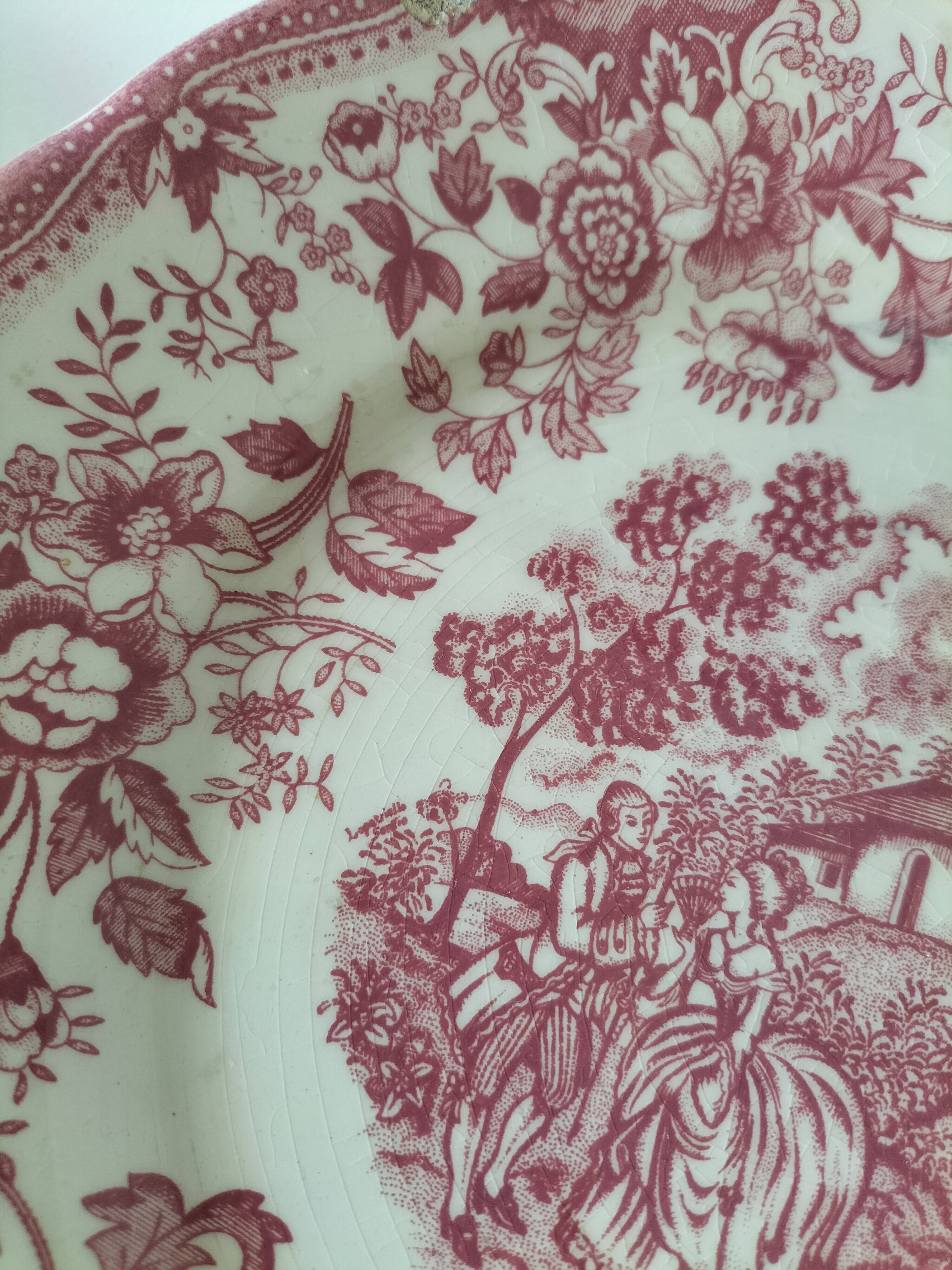 8 old pieces with English decoration – Mismatched collection