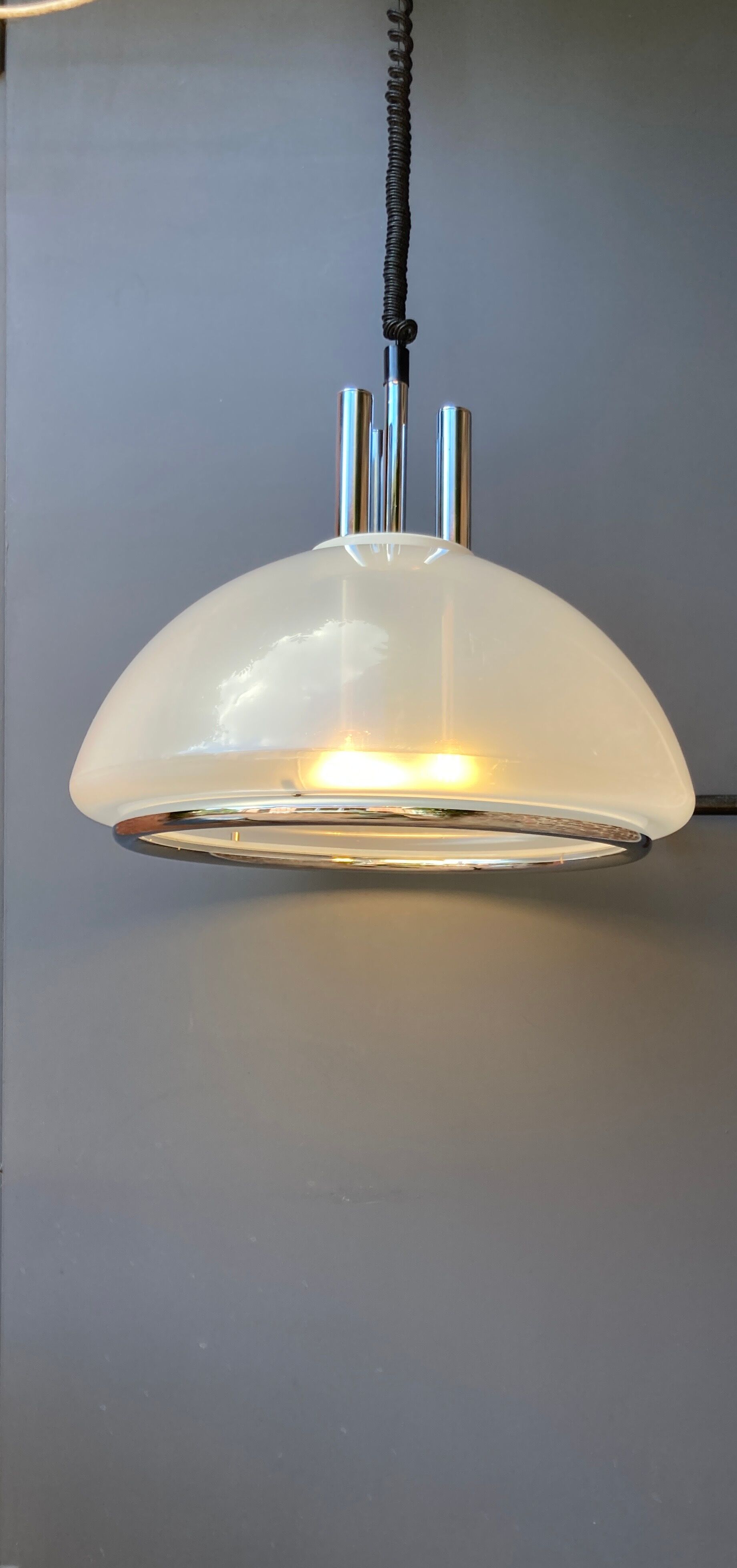 Vintage Italian suspension in rise and down