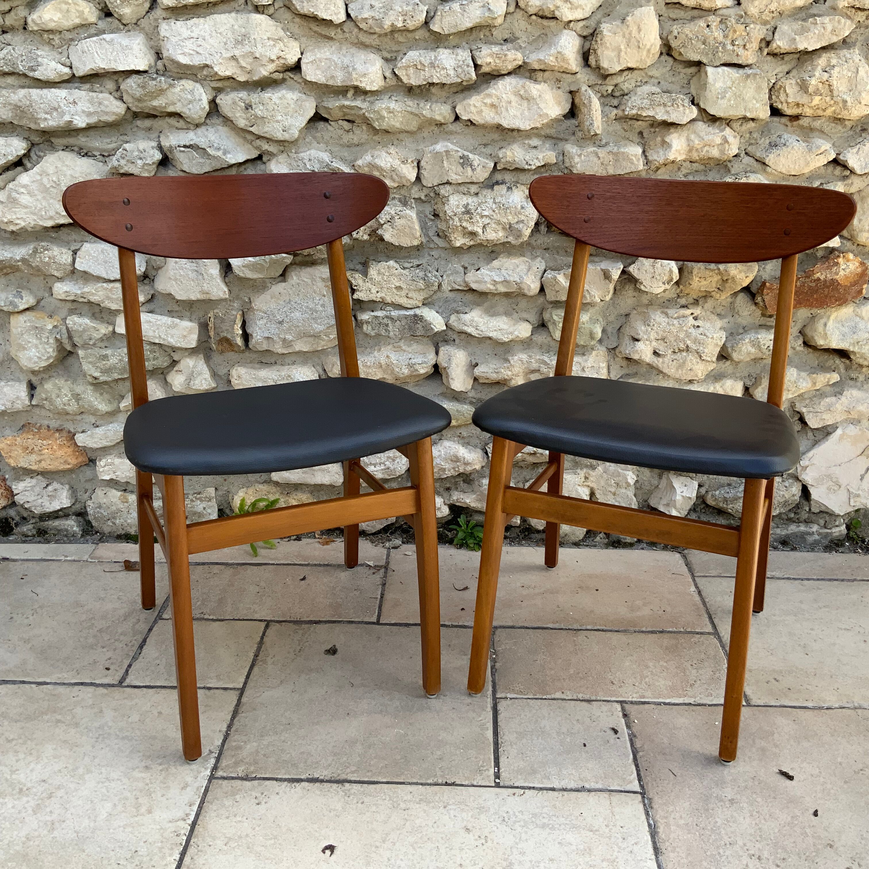 Series of 12 Scandinavian design chairs 1960s"