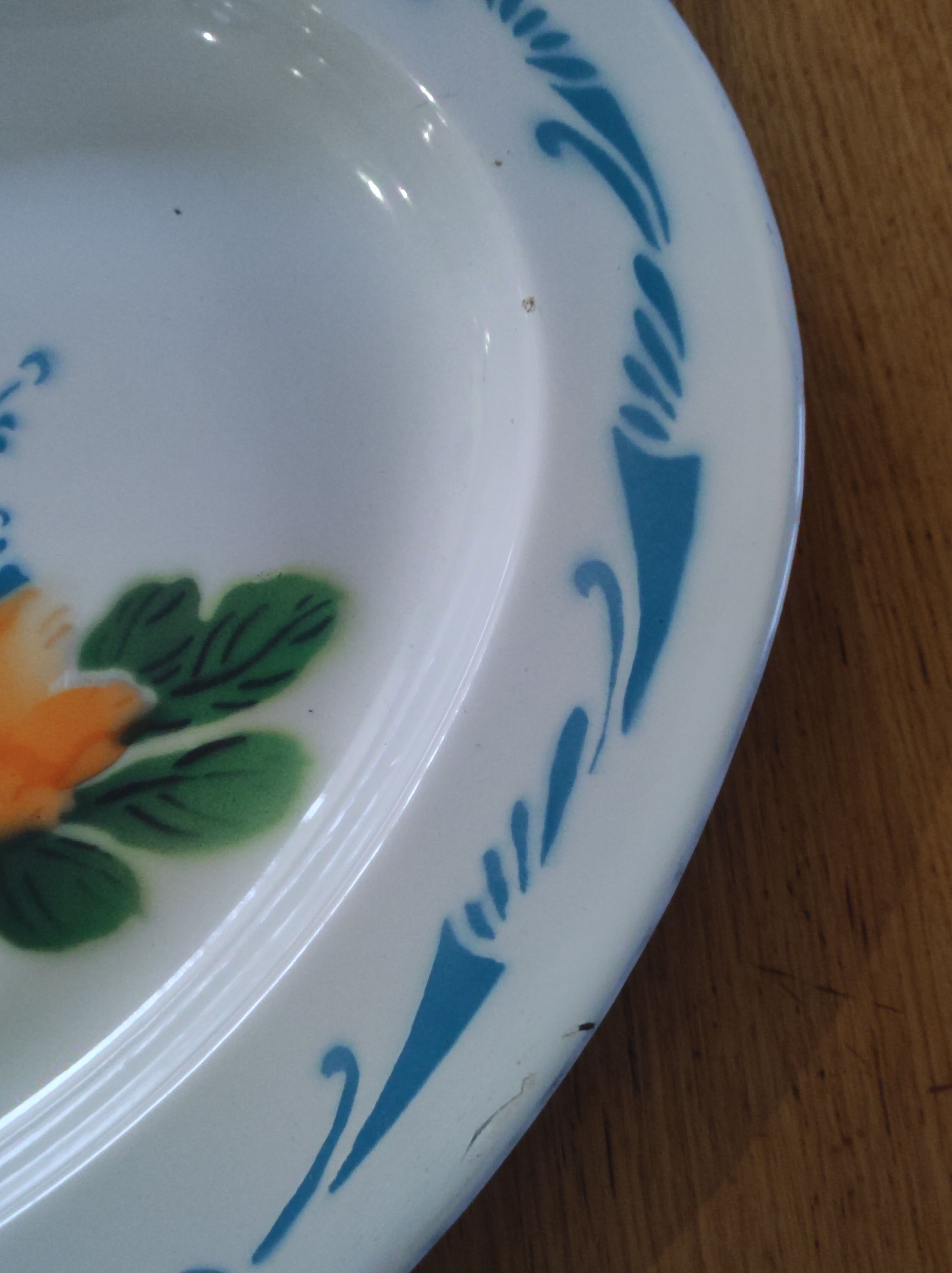 Enamelled metal dish