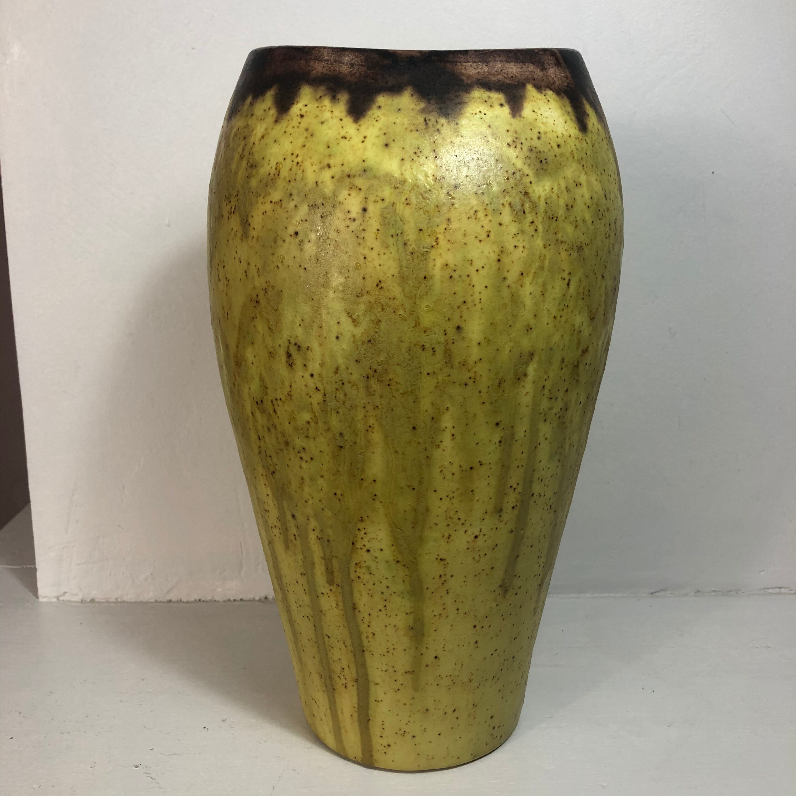 LE FOULON sandstone vase