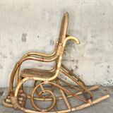 Rocking-chair en rotin et cannage