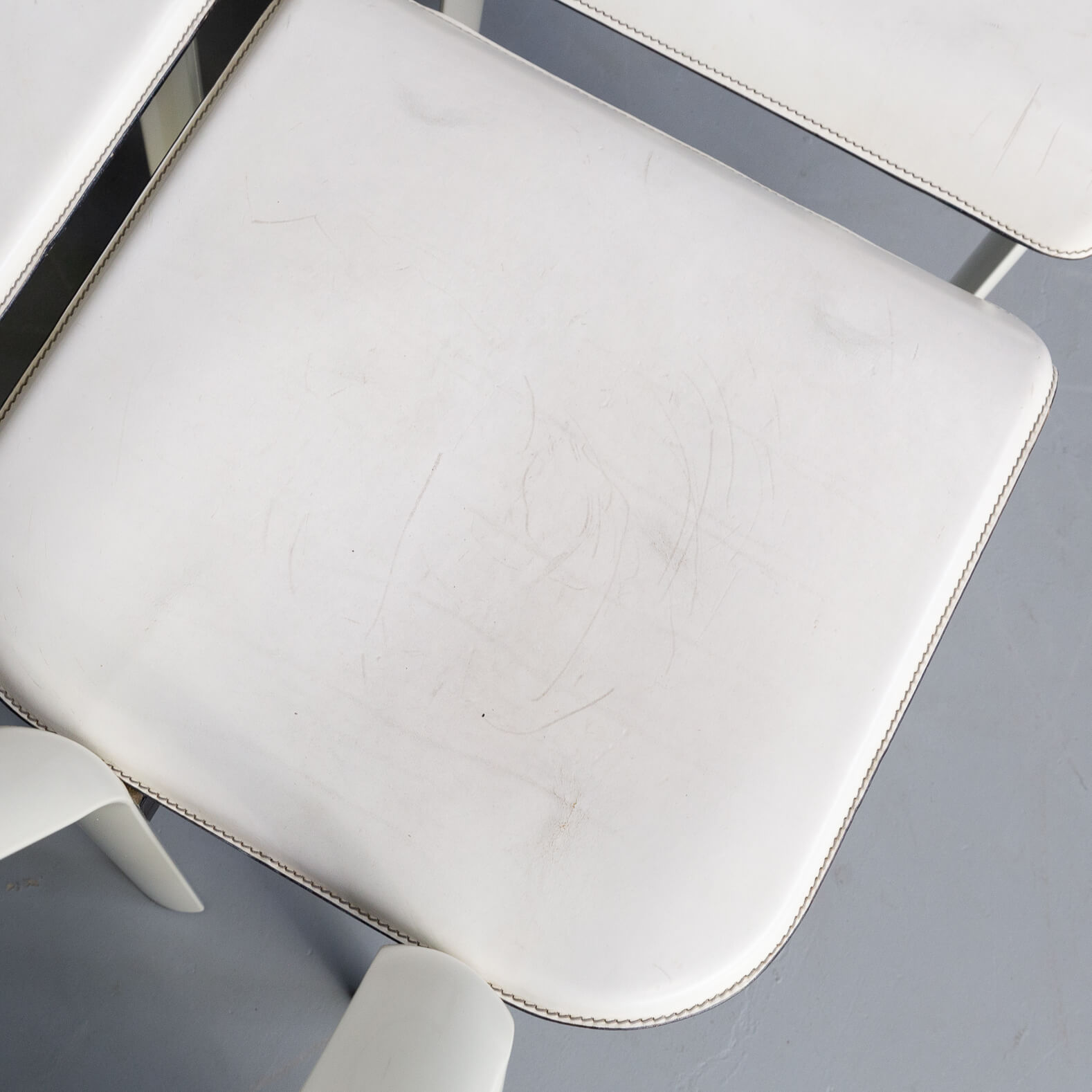 Antonello Mosca ‘royal’ white leather high back chairs for Ycami set/6