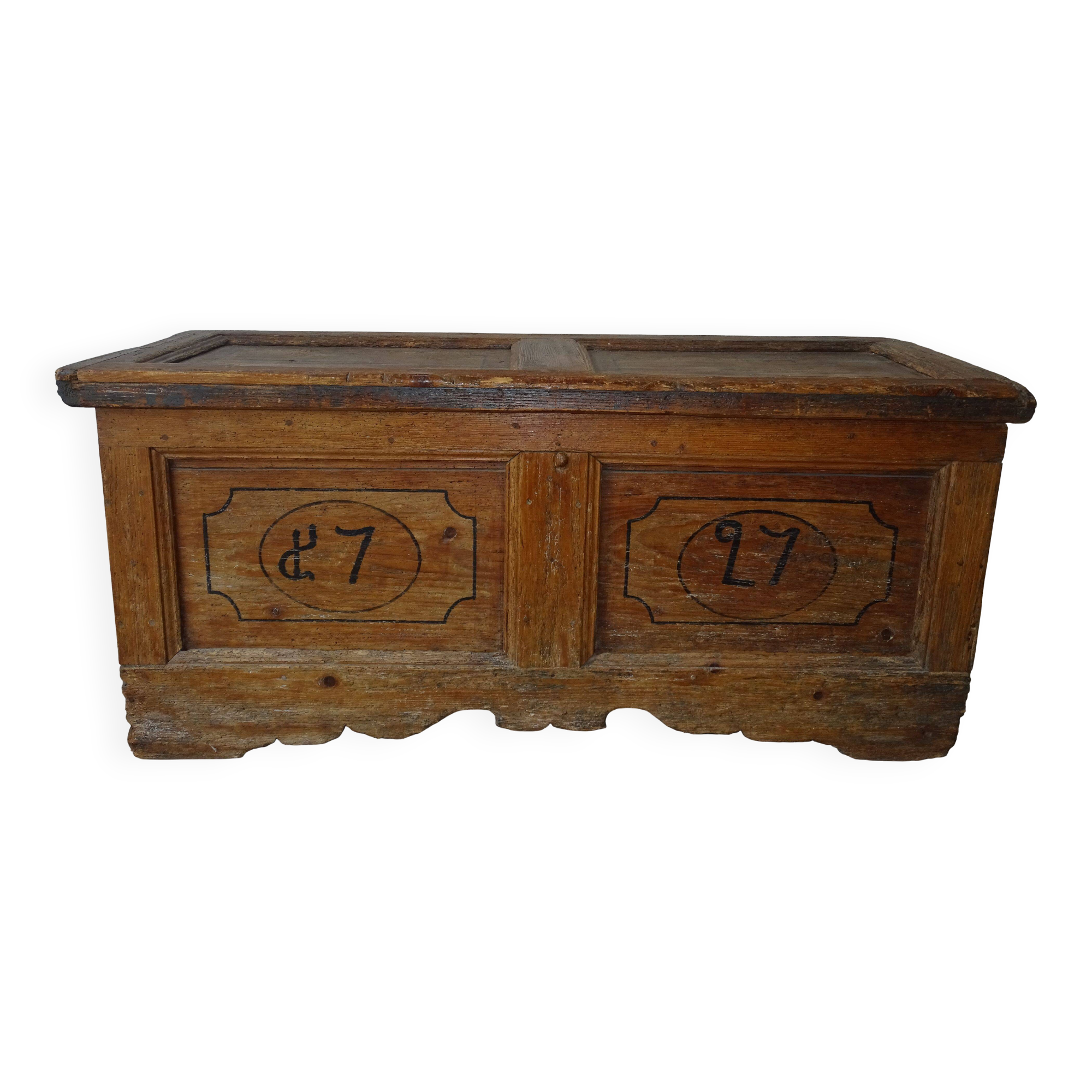 Savoyard chest