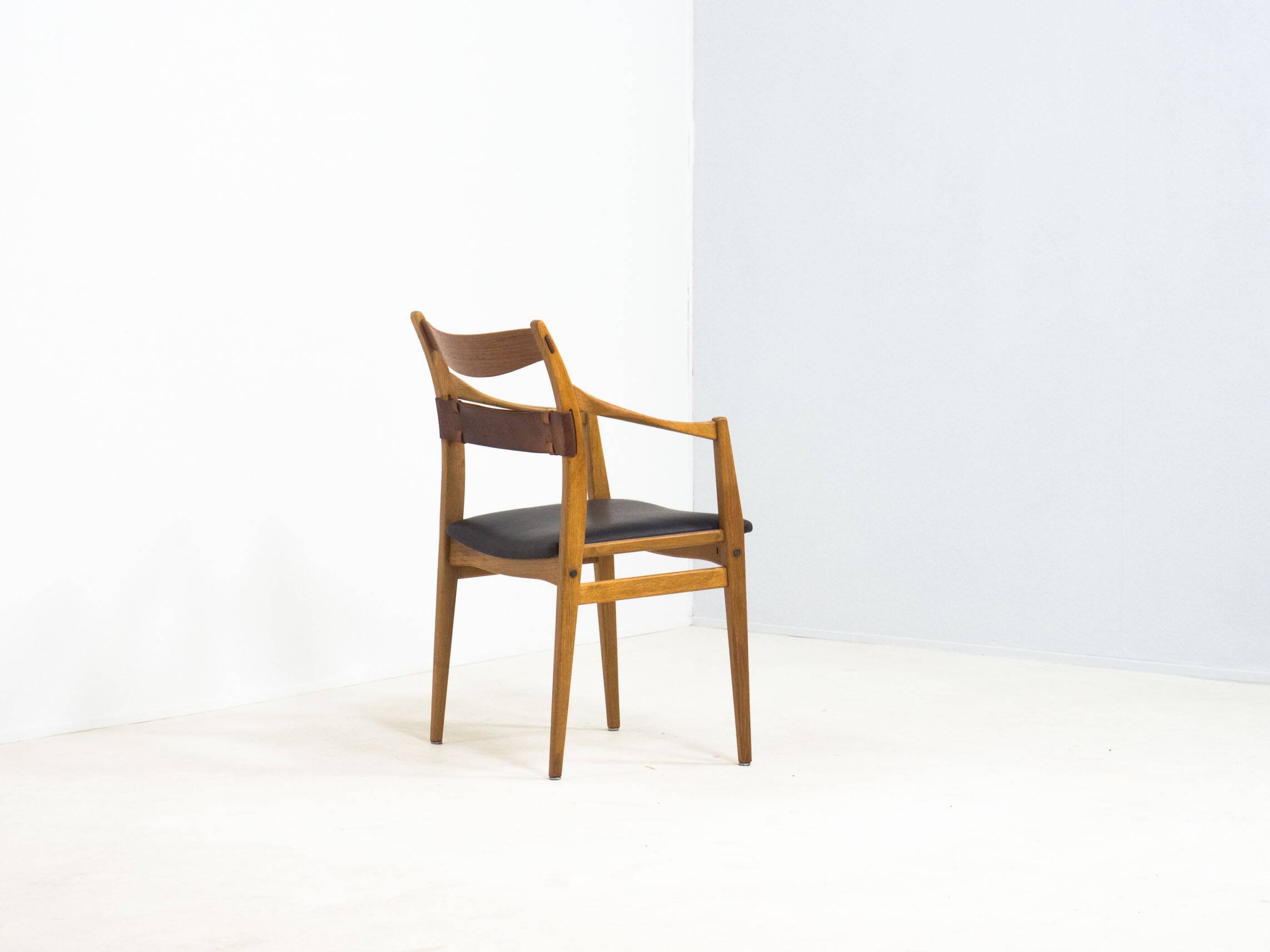 Swedese ‘Remus’ arm chair – Yngve Ekström