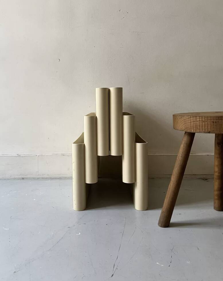 Off-white magazine rack by Giotto Stoppino for Kartell, Italy 1970s