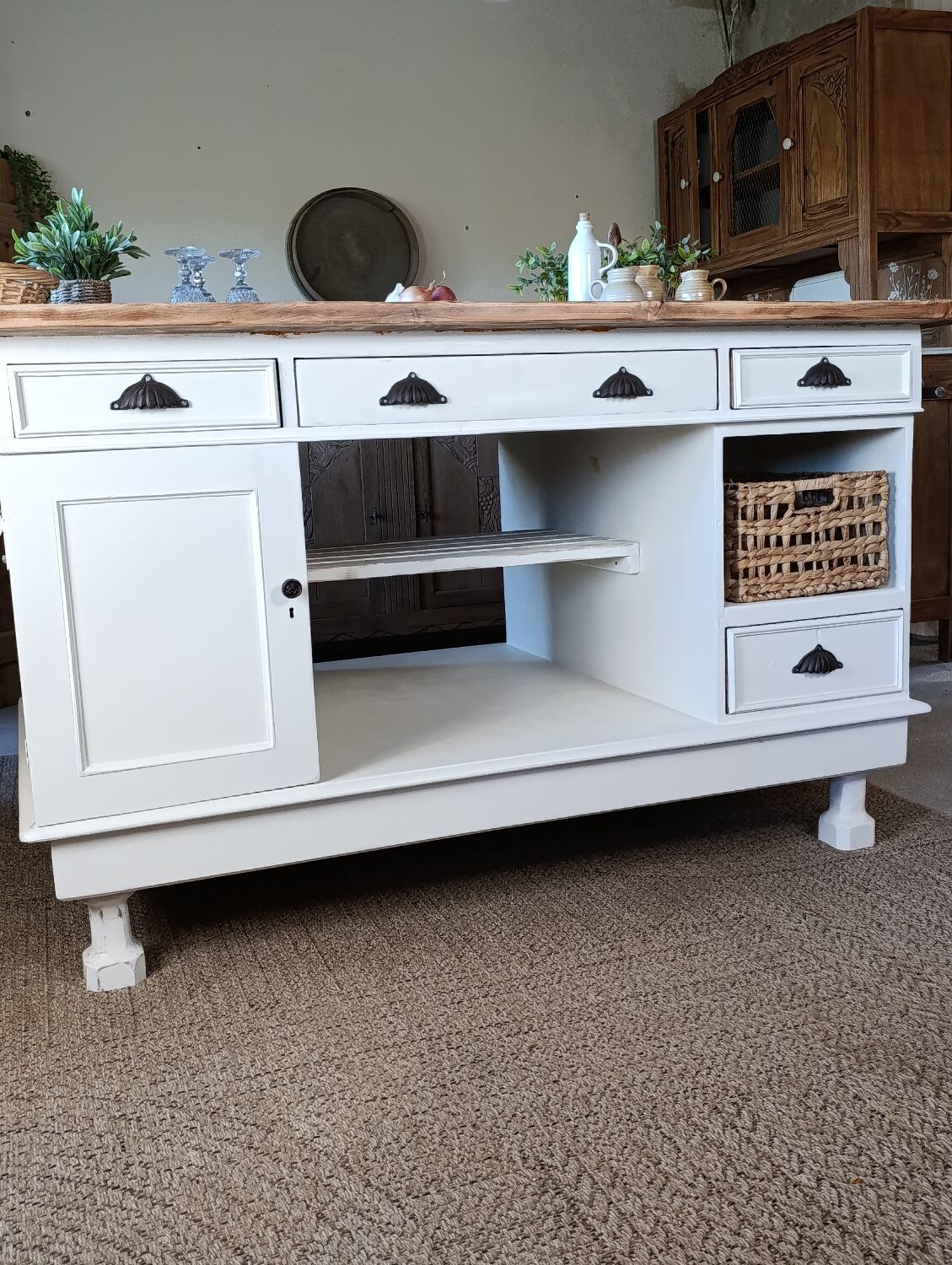 Island, kitchen counter