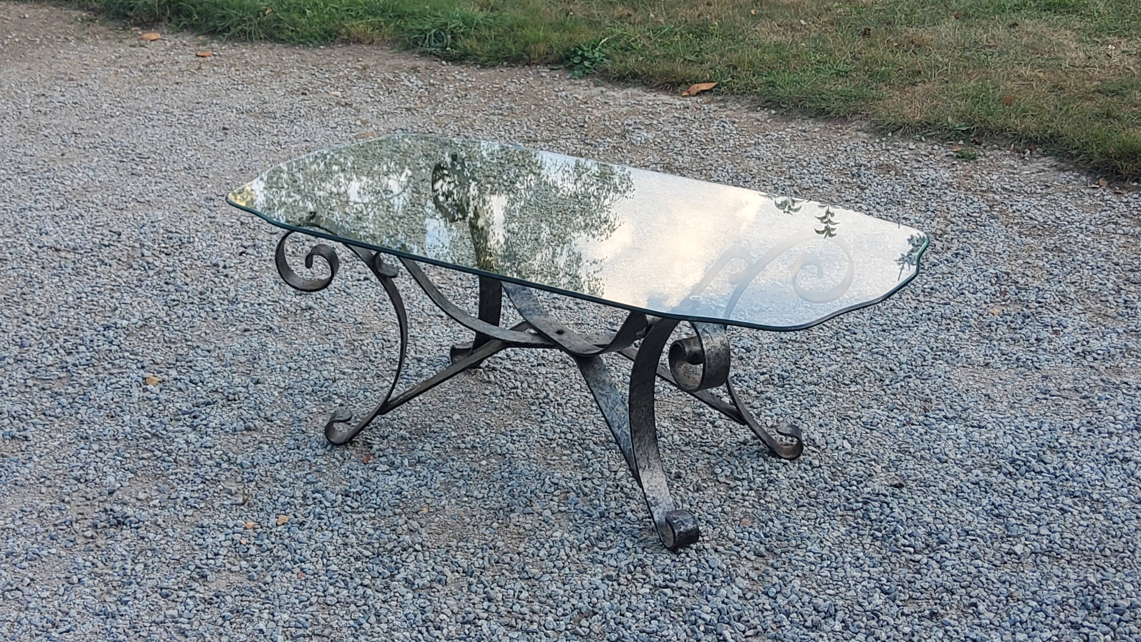 Coffee table from the 70s in wrought iron glass top bec de corbin