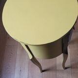 Pedestal table