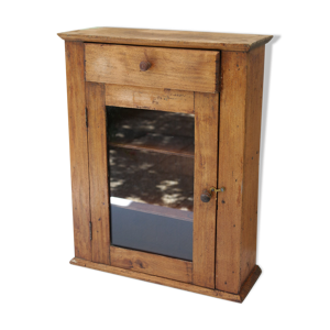 vitrine murale campagnarde en bois de noyer ancienne