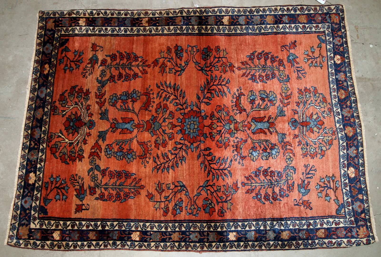 Handmade antique Persian Sarouk rug 106cm x 161cm 1900s -1B694