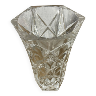 Vase hexagonal ciselé cristal d’arques