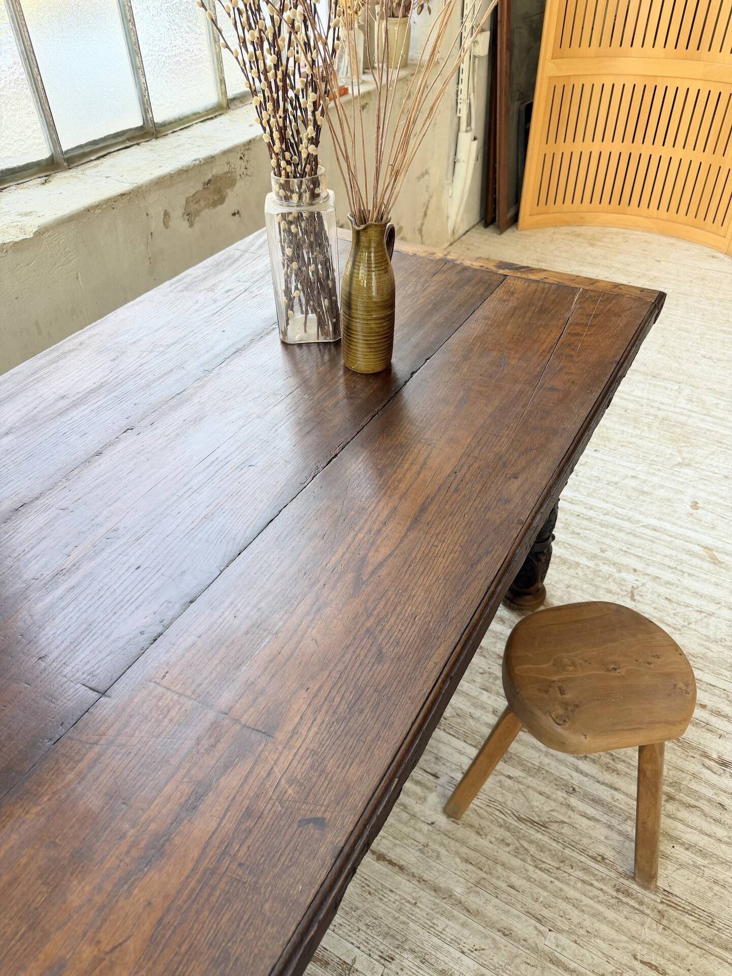 19th-century castle table, carved solid oak, 190cm.