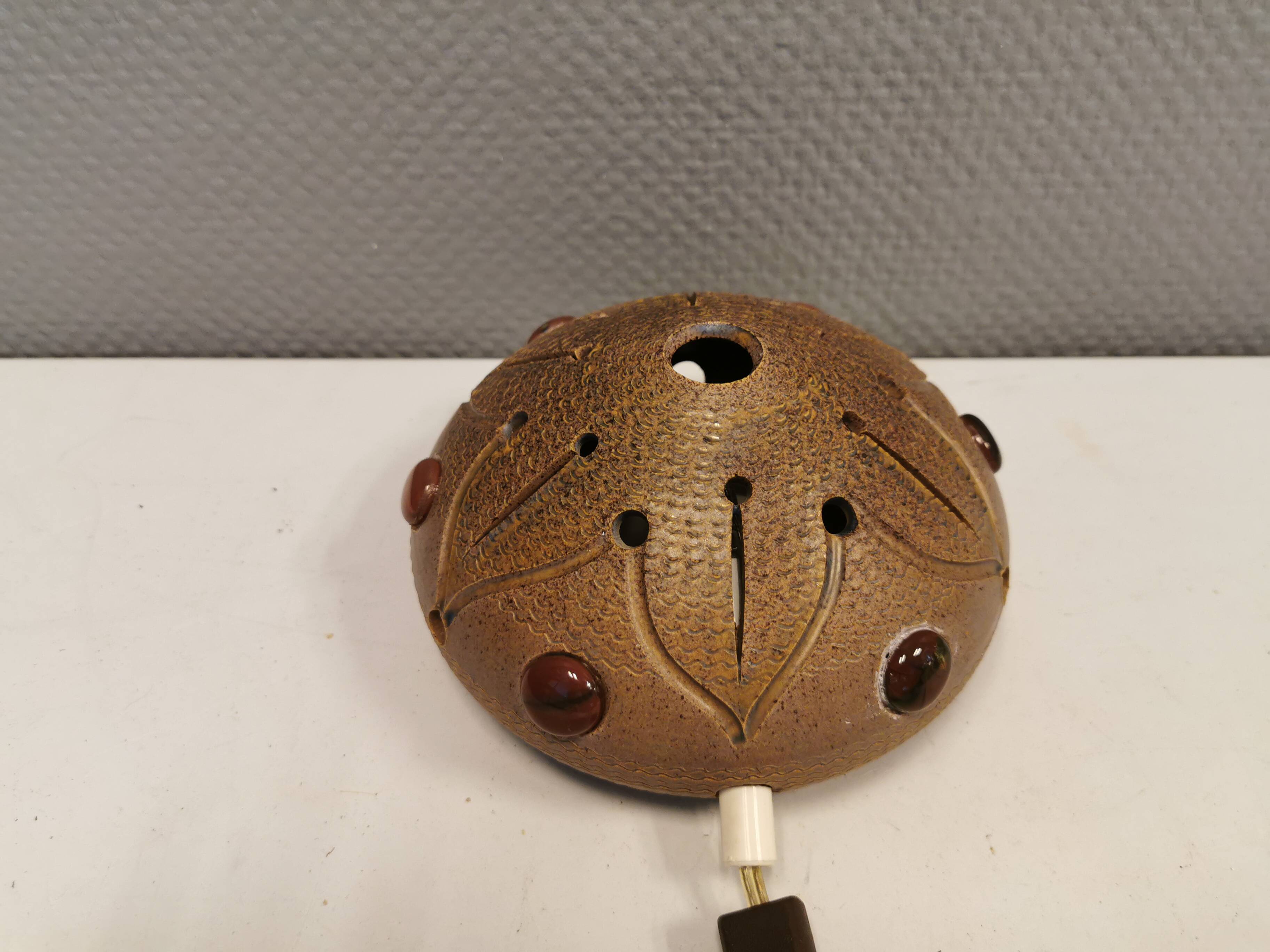 Small ceramic wall lamp (can also be used as a table lamp) space age style. Danish 1970s