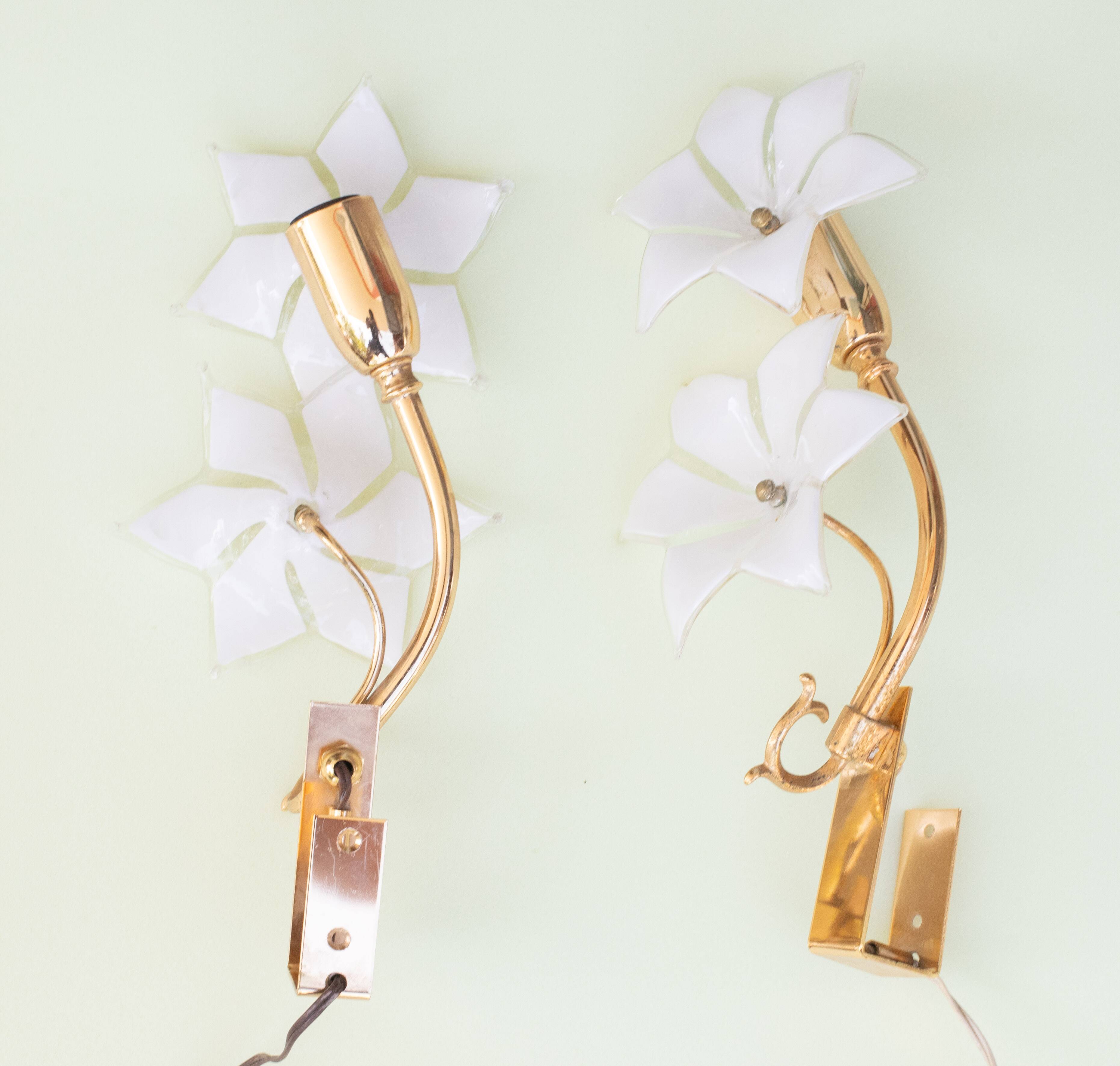 Charming Set of 2 Murano White Flowers Wall Light, 1970s